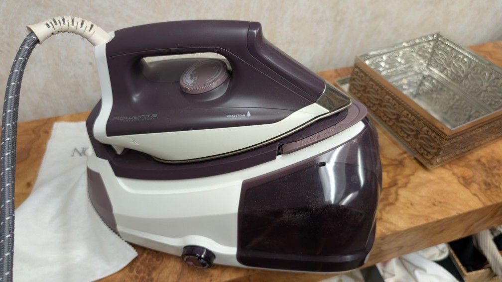 Rowenta Perfect Steam Station Pro Steamer Iron