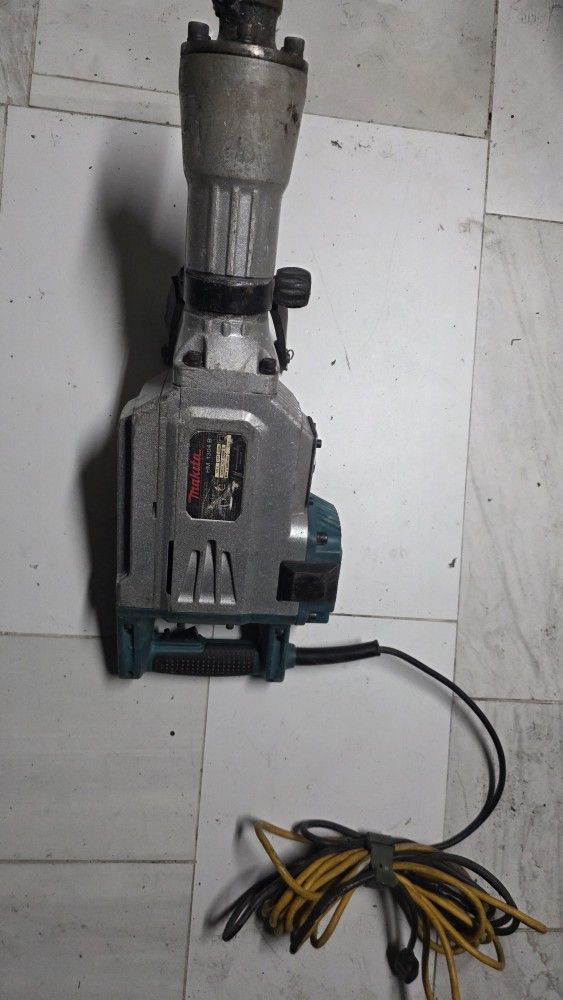 Makita Hammer