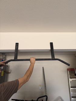 Stud Mounted Pull Up Bar