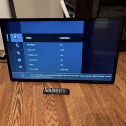 Samsung 32 inch TV with Swivel Mount