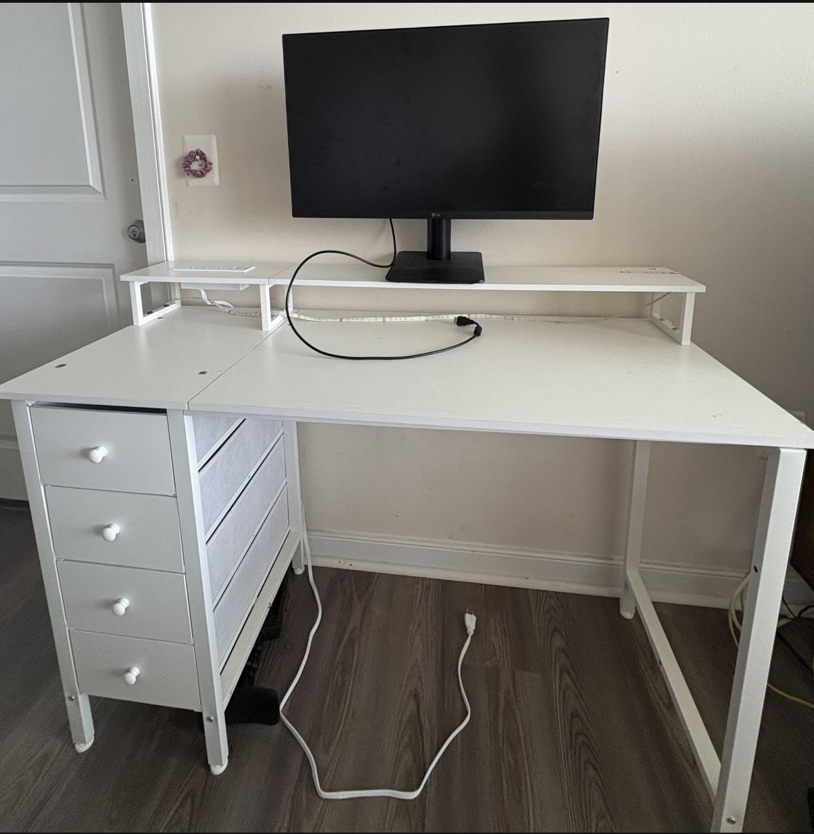 LG screen and White Desk