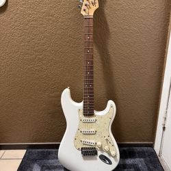 Squier Strat Electric Guitar White – Needs Strings / Easy Fix 