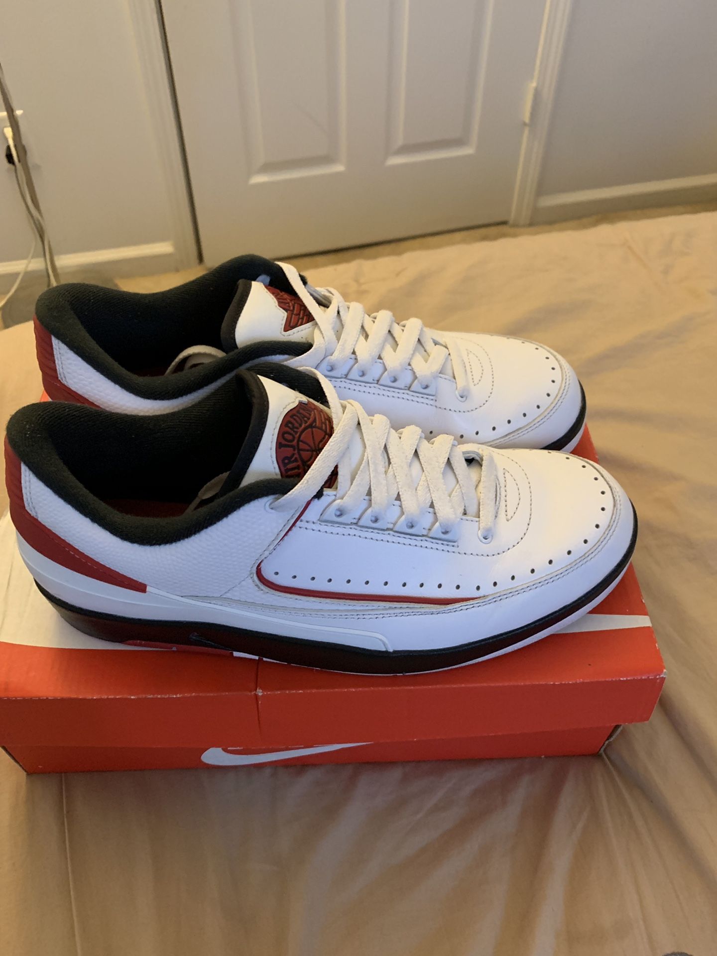 “AIR JORDANS 2” SIZE 10 1/2” “GREAT CONDITION”