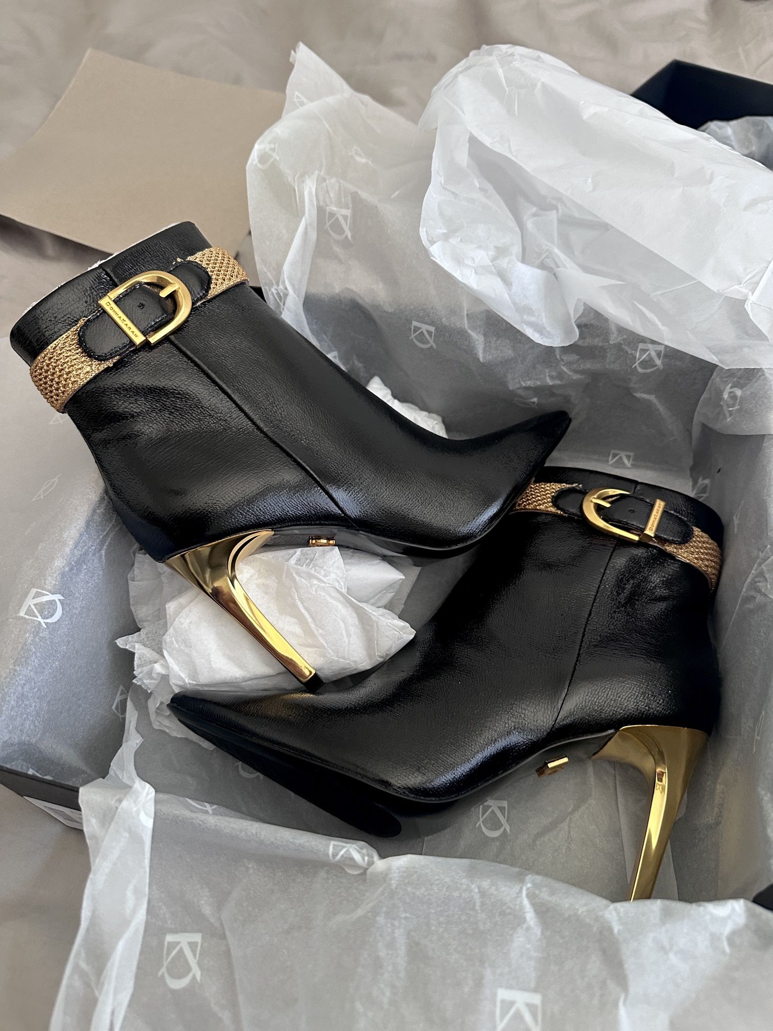 Donna Karan Sylvia Stiletto Boot Size 6