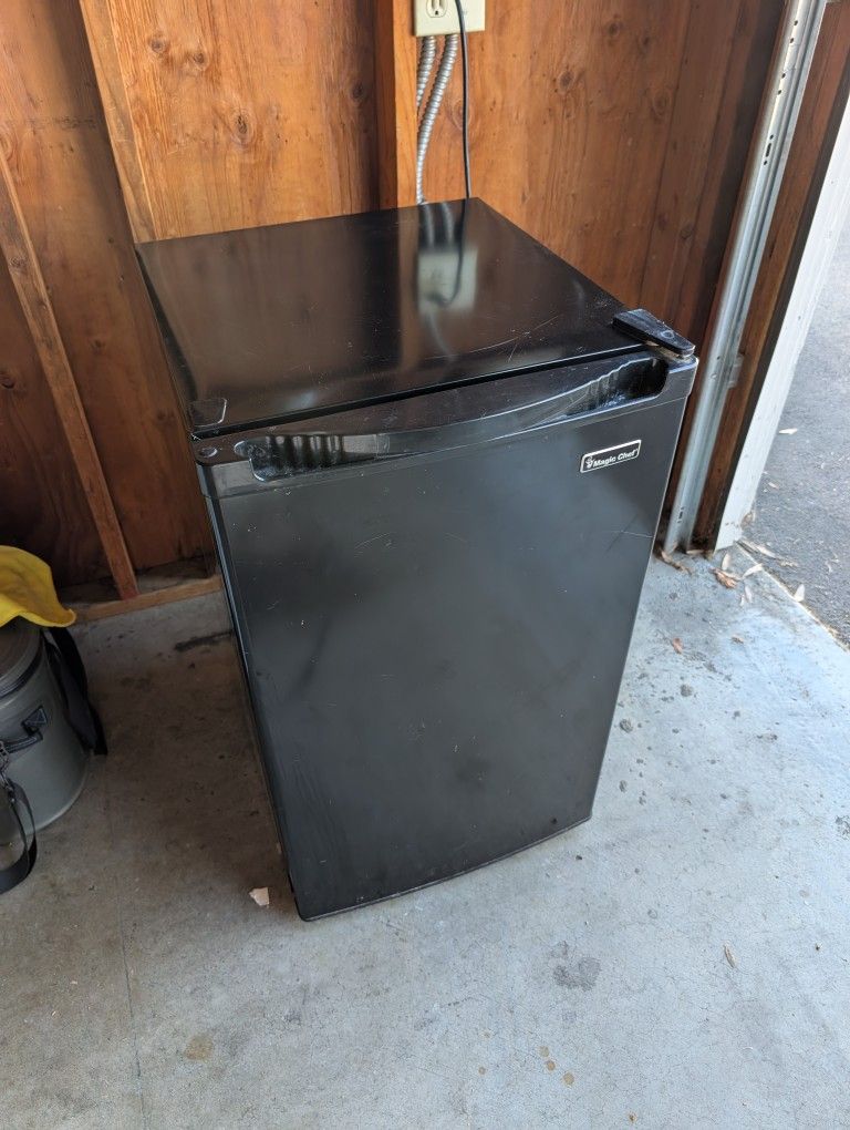 Mini Fridge-Works Great!
