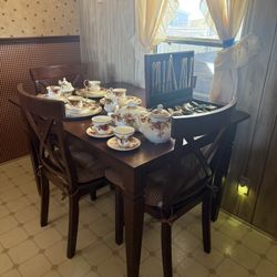 Dining Table W/ 4 Chairs