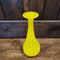 Beautiful BRIGHT YELLOW MURANO STYLE VASE Hand Blown Control Bubble 10" Swirl