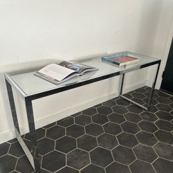 Mcm Chrome Entry Table