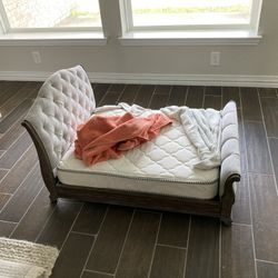 Elegant Pet Bed