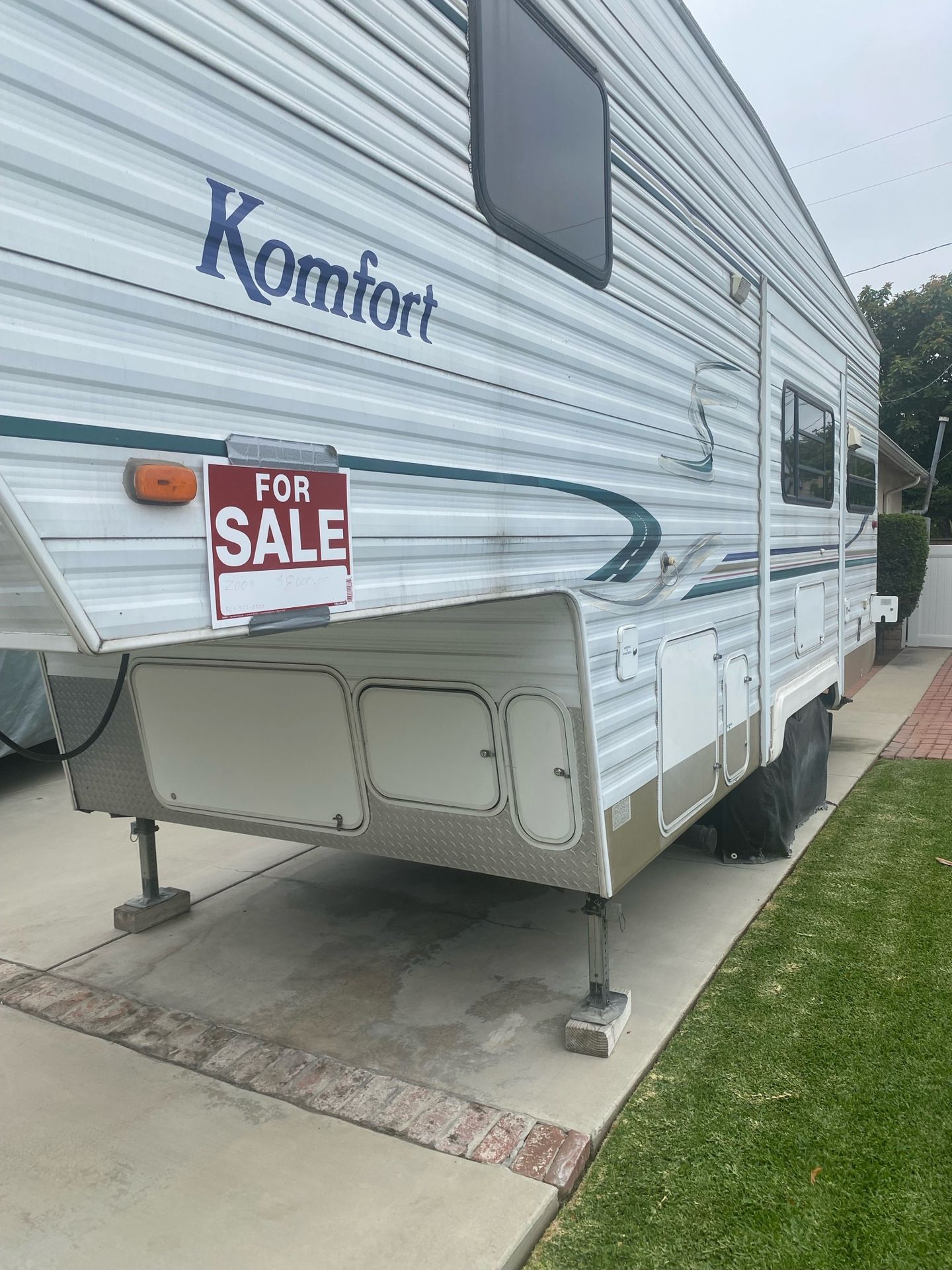2004 Komfort 5th wheel - 25'
