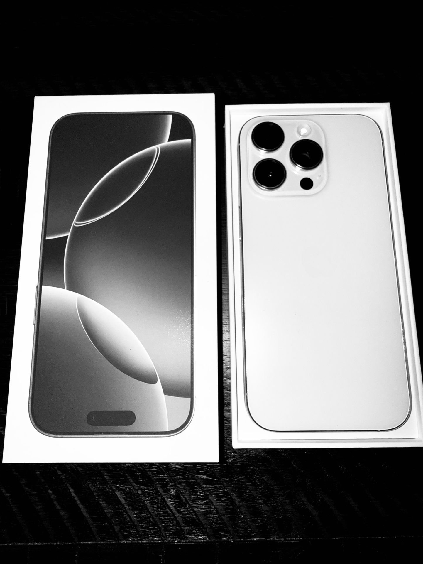 Apple iPhone 16 Pro 256gb White Great Condition original Box Included