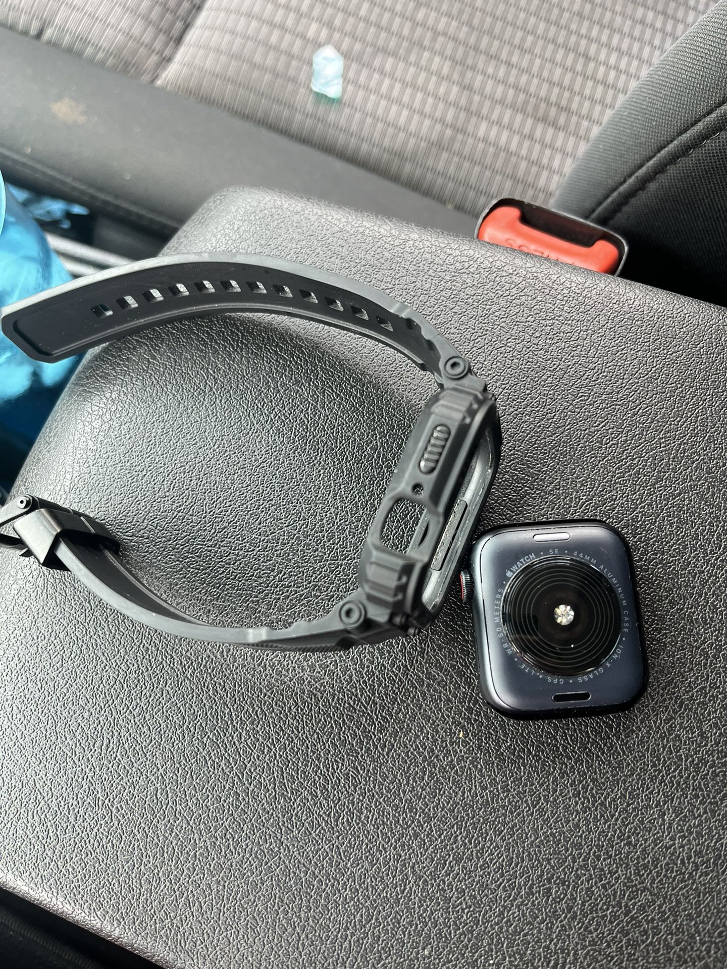 Apple Watch SE GPS+cellular