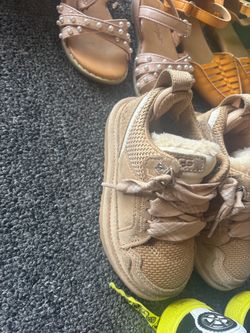 Baby shoes size 5c-8c