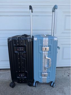 More Strength. More Convenience. Medium Aluminum Frame Luggage with a 40 lb Capacity, Cup Holder, and USB Charging Port—everything you need for hassle