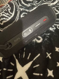 JBL flip 6 bluetooth & waterproof speaker (cash only)