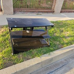 Free tv stand