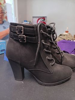 Boot heels & black gold vans