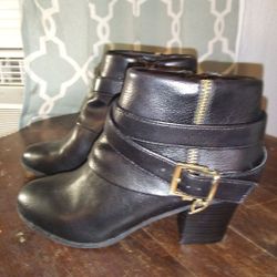 New Thalia Soda Tully Block Heel Ankle Booties