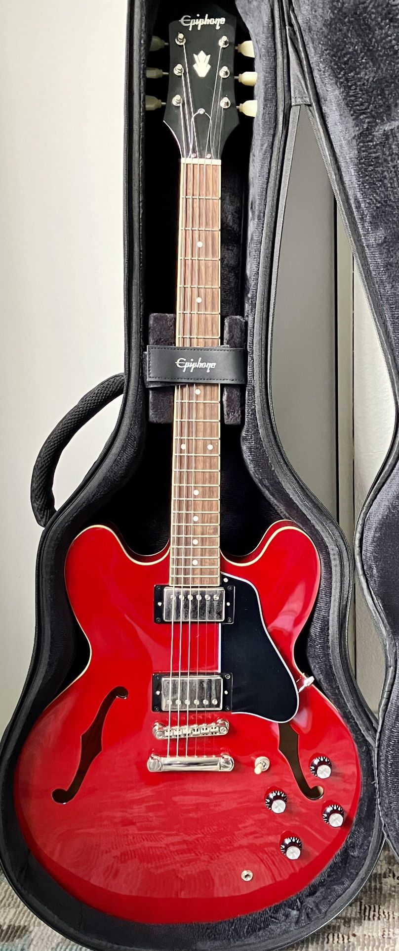 Epiphone ES 335 + Epiphone Case + Anthology Strap + SnarkX Tuner