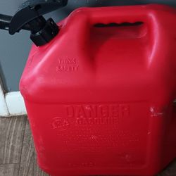 $10 5 GALLONS GASOLINE CAN EASY TO POUR