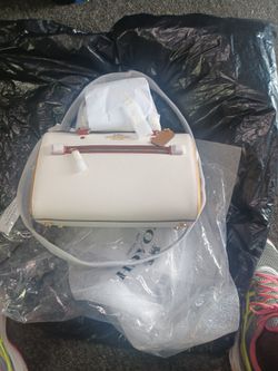 COACH HANDBAG (NEW)