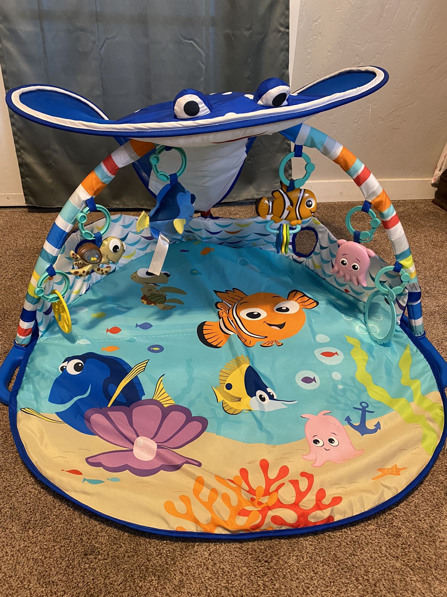 Finding Nemo Mr. Ray Playmat/Gym