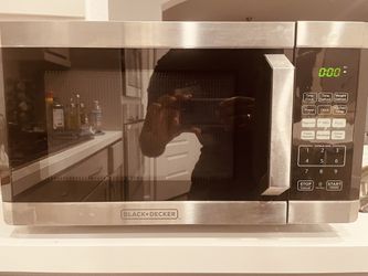BLACK+DECKER 0.9 cu ft 900W Microwave Oven, Stainless Steel