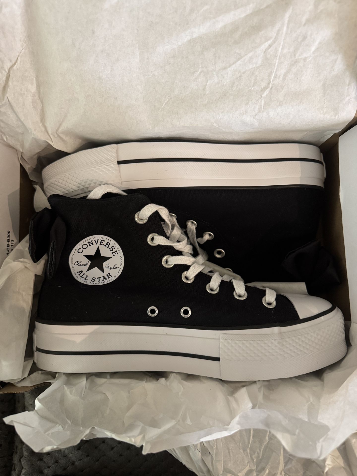 Women’s platform converse size 7 1/2