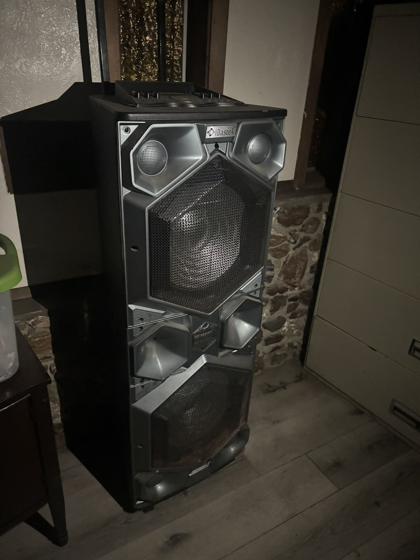 Ibastek Speaker