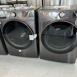 LG front Load Washer And Dryer Set