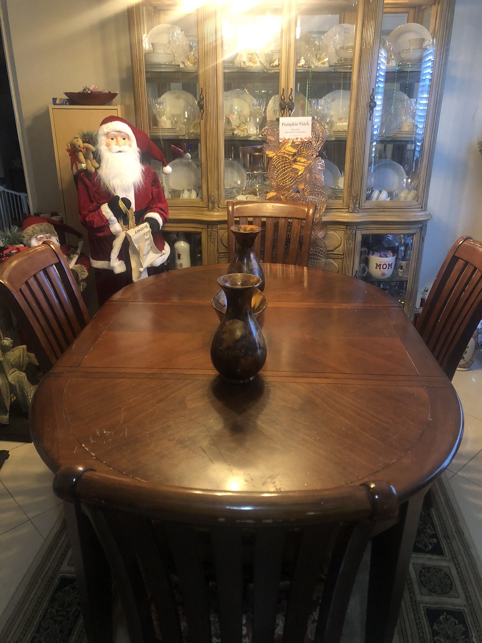 Dining Room Table/ Kitchen Table