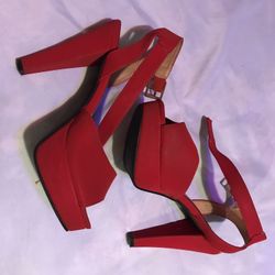 Heels Red Size 9