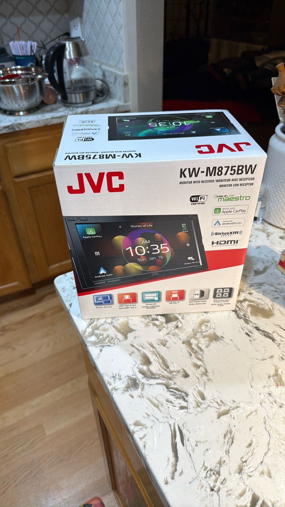 LIKE NEW ** JVC CAR STEREO- Apple Car Play And Android Auto