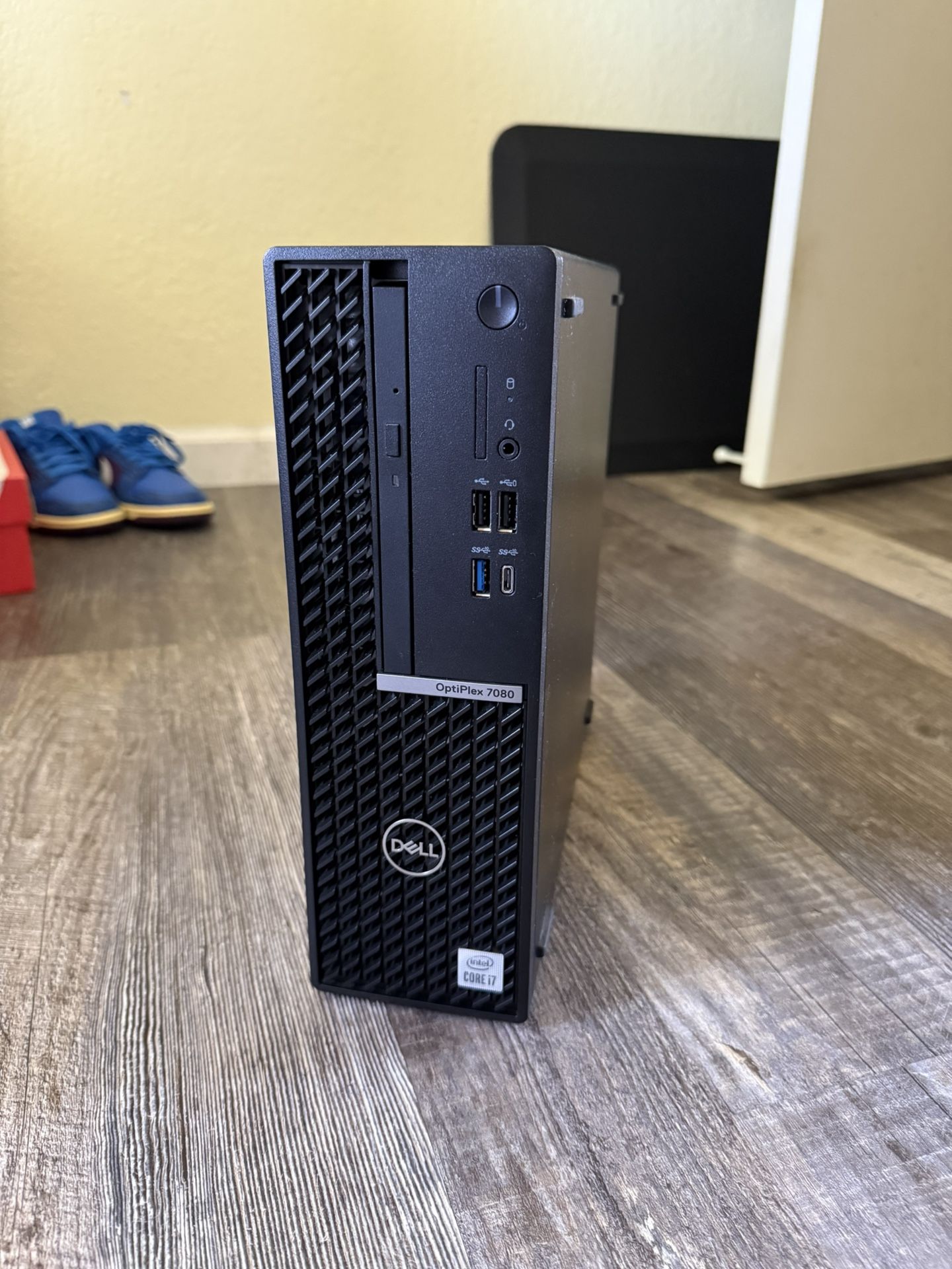 Dell Optiplex 7080 Small Form Factor