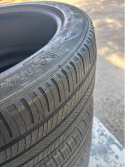 Tesla Model 3 Tires 235/45/18 T1