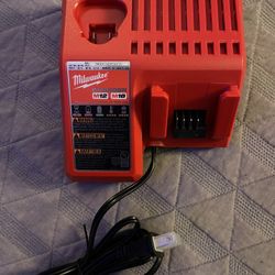 Milwaukee M12/M18 Combination Charger New