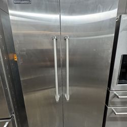 VIKING SIDE BY SIDE 42” BUILT IN