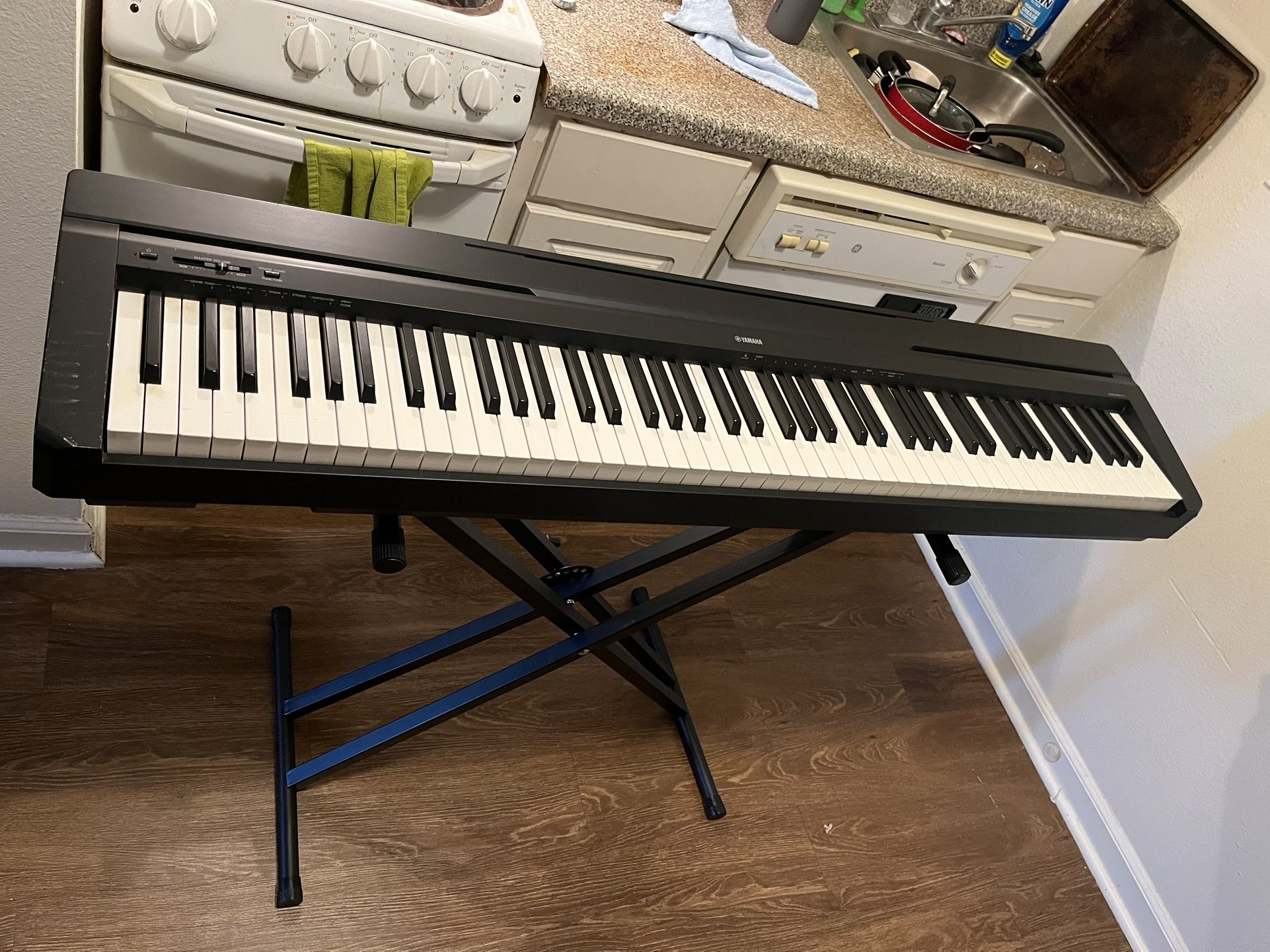 YAMAHA P71 88-Key Weighted Action Digital Piano with Sustain Pedal and Power Supply