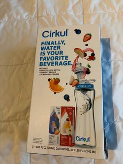 Cirkul 22 oz Starter Kit with 2 Flavor Cartridges
