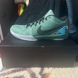 Kobe “Girl Dad” Size M11