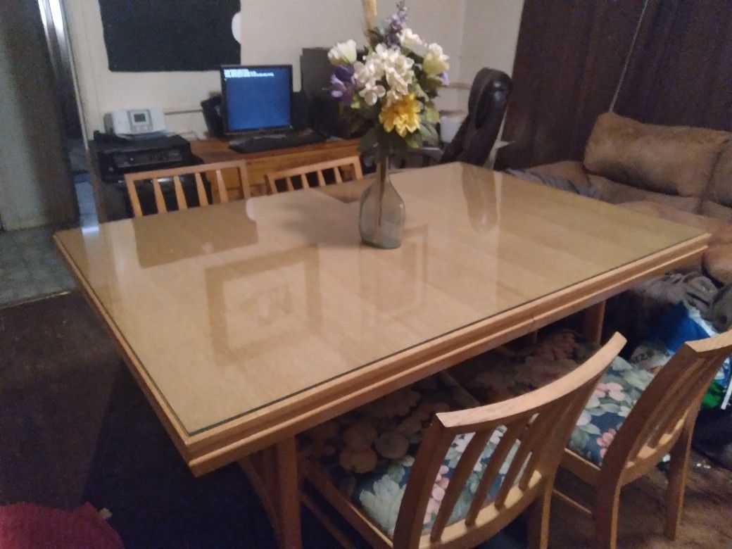 Glass top Dining Room Table And 4 Chairs