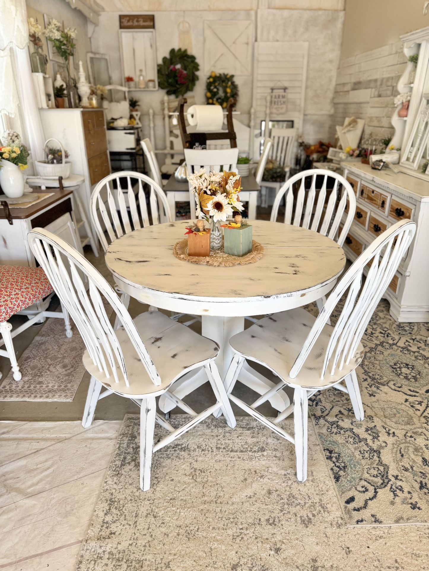 Kitchen table + 4 Chairs