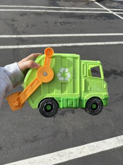 Green Recycling Garbage Truck Toy with Moving Arm