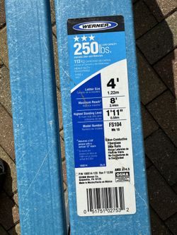 Werner FS104 4’ Step Ladder 250 Lb Load Capacity
