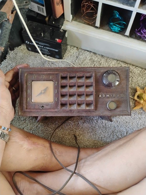 Admiral Clock Radio