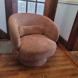 Boucle Swivel Lounge Chair