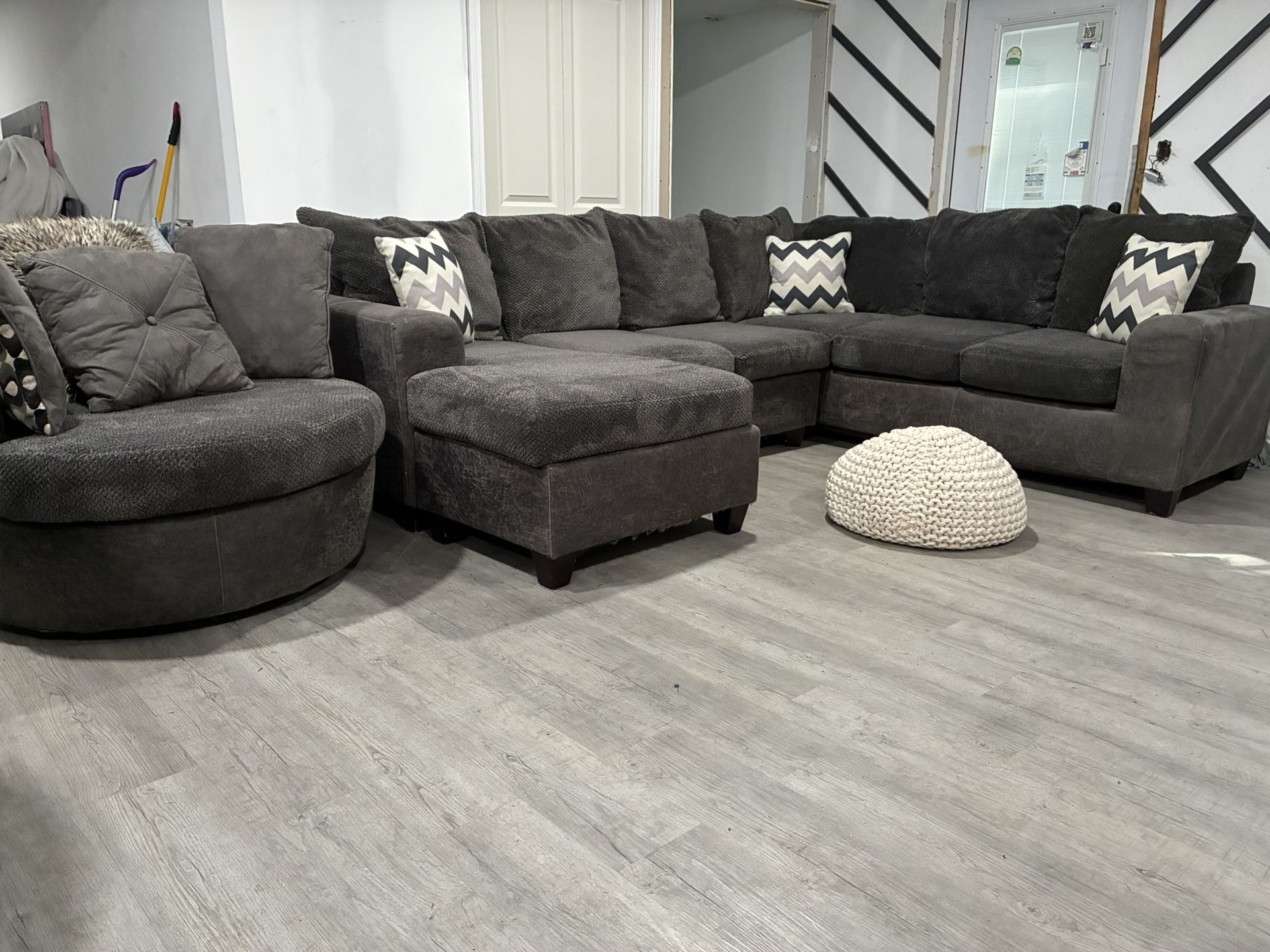 HAVERTYS PLUSH USED GRAY 3PC SECTIONAL SET & SWIVEL CHAIR…$799 OBO…ALL OFFERS WELCOME!!!