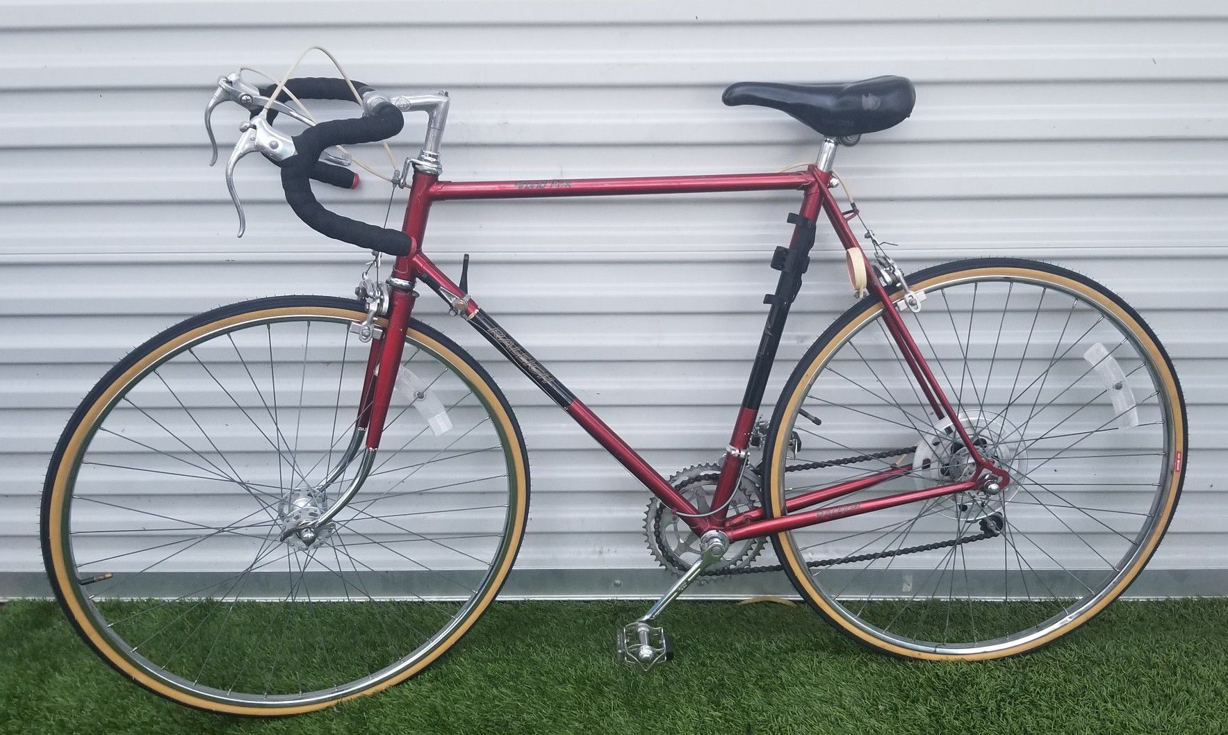 Raleigh Grand Prix Road Bike Very Nice Condition 23 inch frame