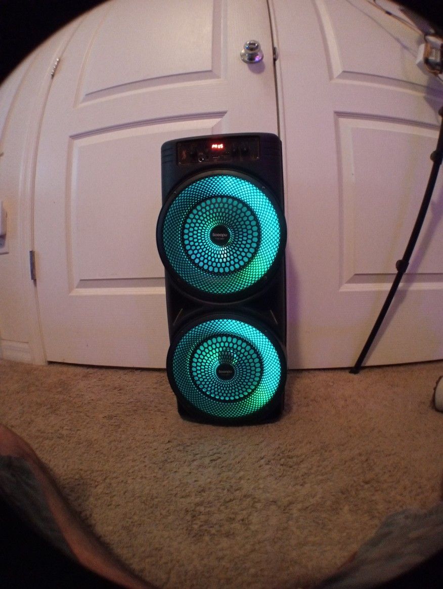 Bluetooth Amplified Dual 8" Woofers + Dual Tweeter