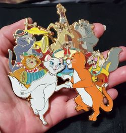 The Aristocats Duchess & Thomas O'Malley with Scat Cats jazz band 5inch Jumbo Fantasy pin flights of fancy LE 100